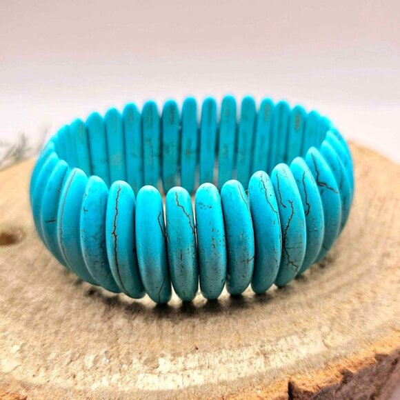 2pcs Turquoise Howlite Pendant And Chunky Cuff Bracelet Set - Picture 5 of 10